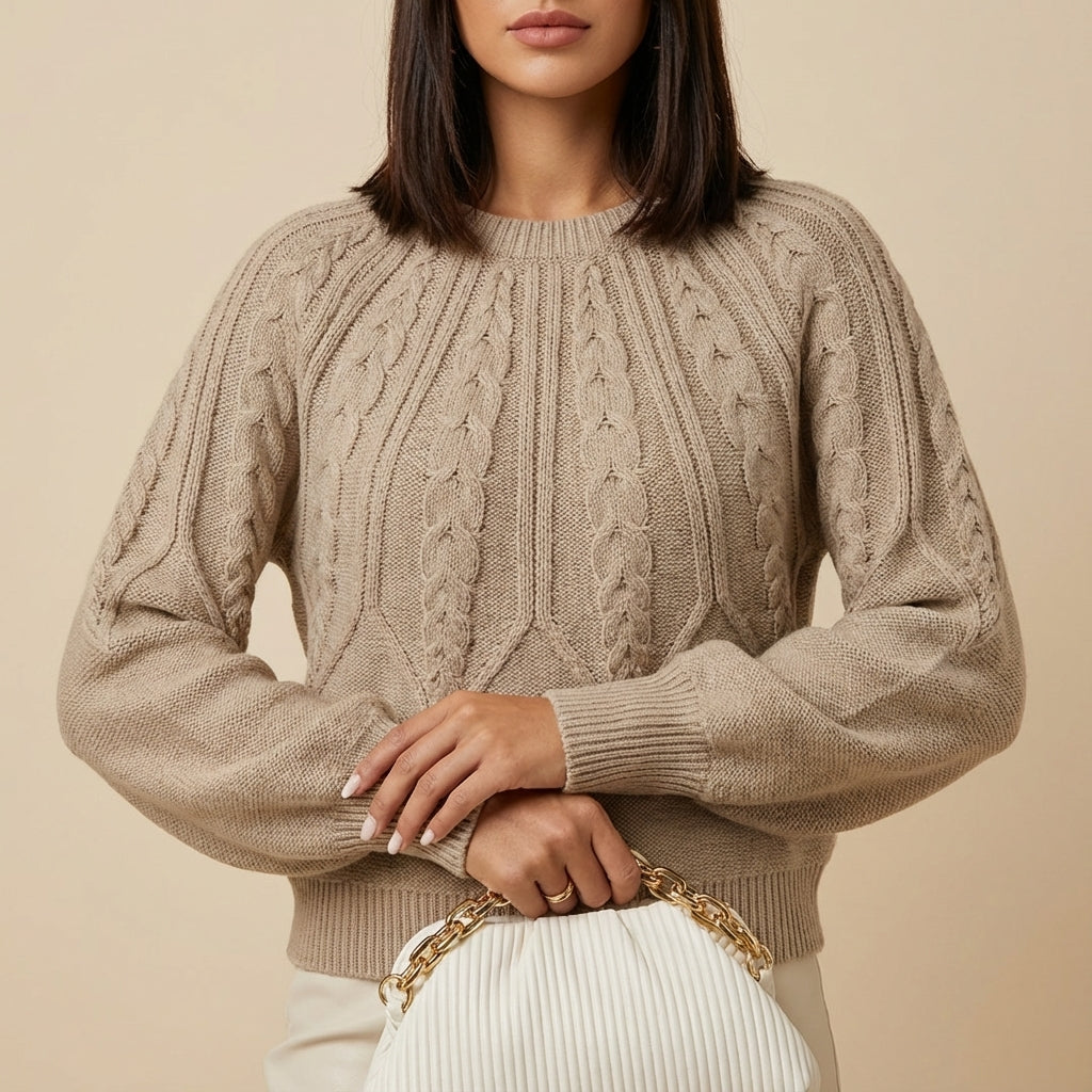 Sweter damski dzianinowy z warkoczami i rękawem balonowym | Na co dzień