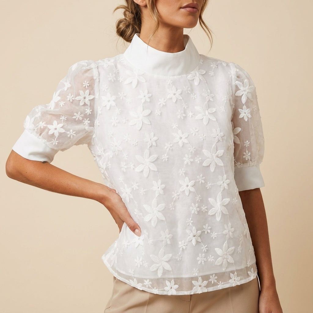 Bluzka damska haftowana ze stójką i krótkim rękawem | Na co dzień